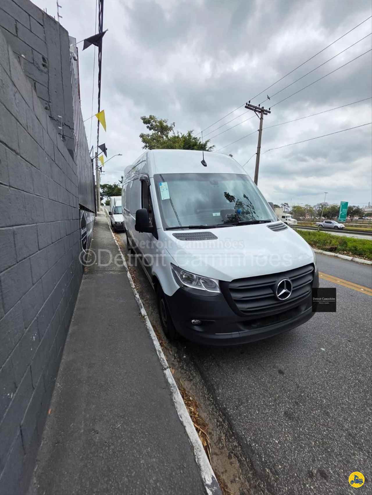 UTILITARIOS MERCEDES-BENZ Sprinter Furgão 315 Detroit Caminhões SAO JOSE DOS CAMPOS SÃO PAULO SP